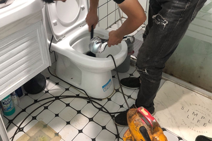 中原镇疏通下水道