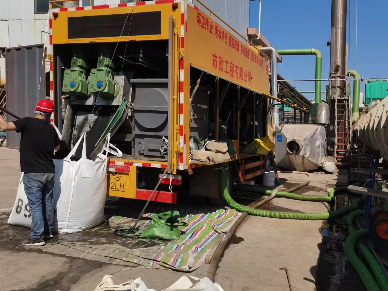 中原镇淤泥压干处理